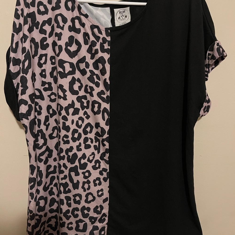 Trendy Leopard Print and Black Blouse